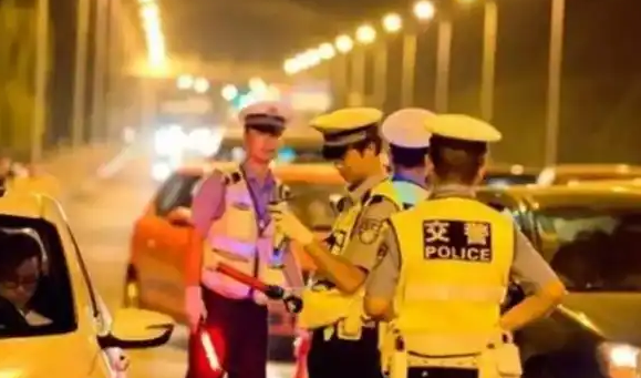 酒后幾個小時可以開車不屬于酒駕？喝酒幾小時后可以開車