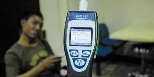 喝酒后多久開車才不算酒駕？4小時(shí)？8小時(shí)？12小時(shí)？